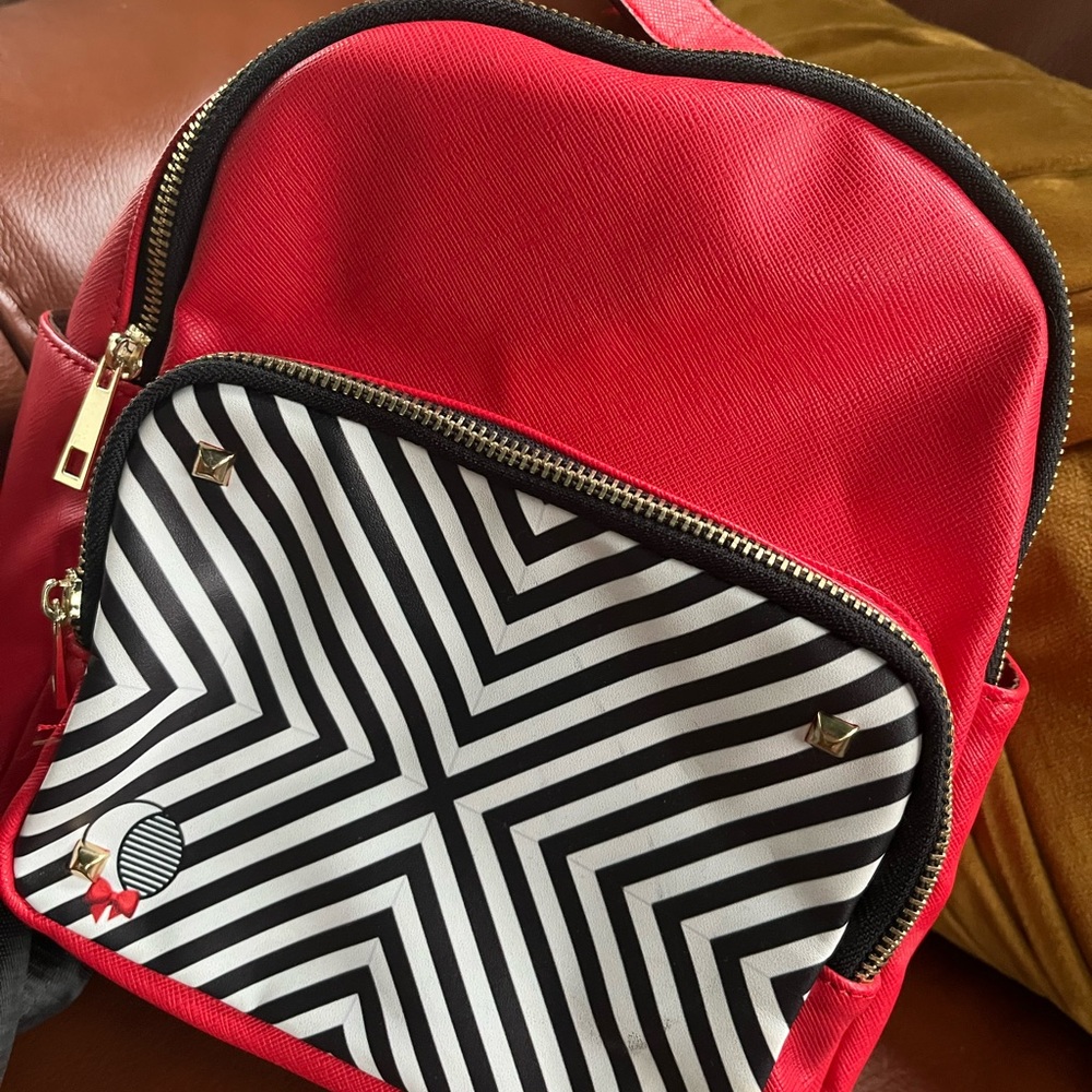 Small red backpack - Picture 2 of 3